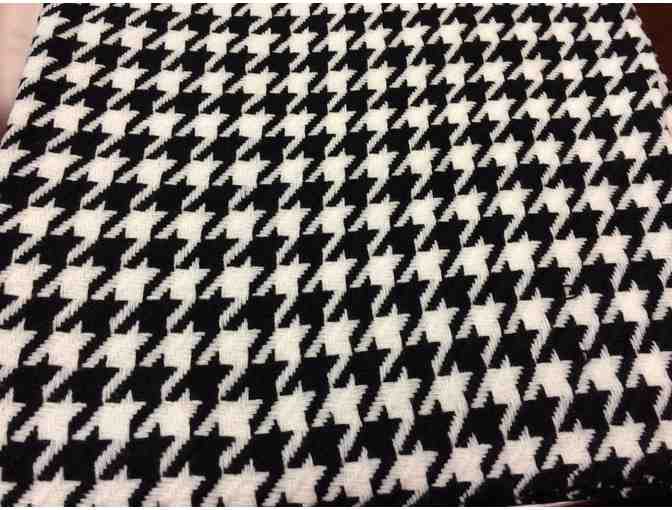 29palms a?? Black & White Houndstooth Infinity Scarf