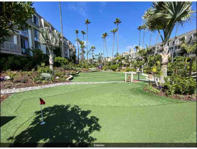 3 Night Stay - 1 BR Oceanside Beach Condo