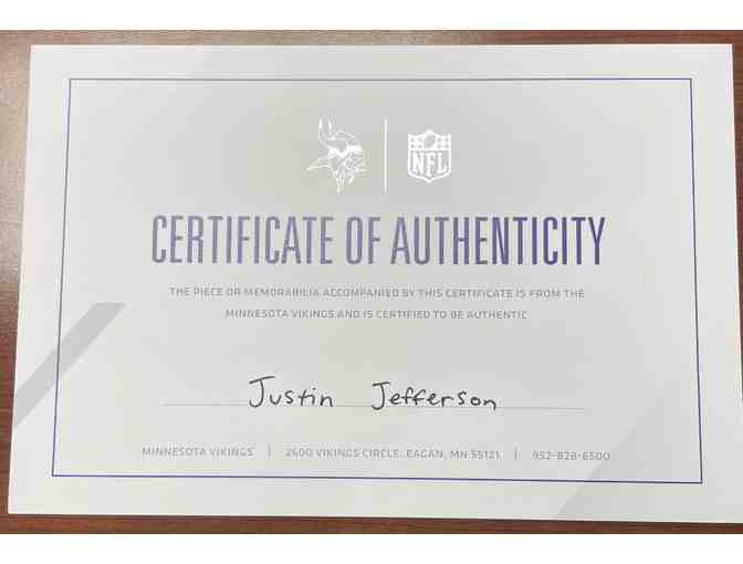 Justin Jefferson Authentic Autographed 8 x 10 Photograph