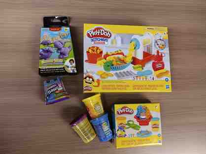 Play-Doh Kitchen, Play-Doh Crazy Cuts, Kids Kraft Dinosaur World, Kinetic Sand
