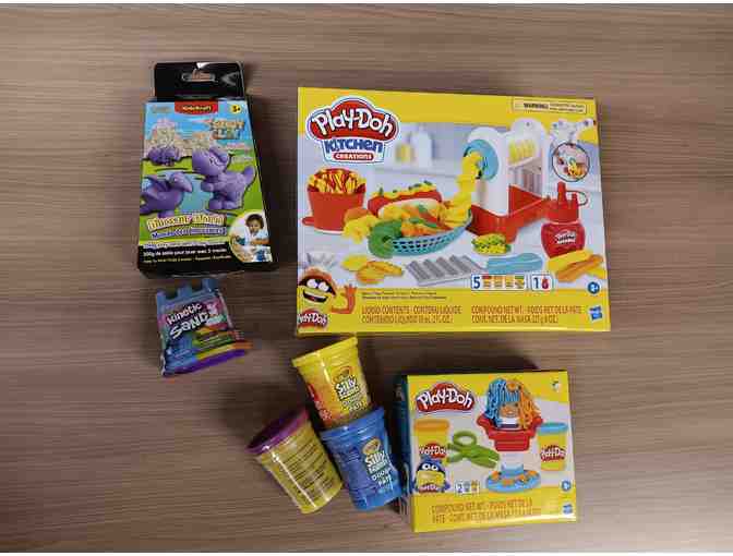 Play-Doh Kitchen, Play-Doh Crazy Cuts, Kids Kraft Dinosaur World, Kinetic Sand - Photo 1