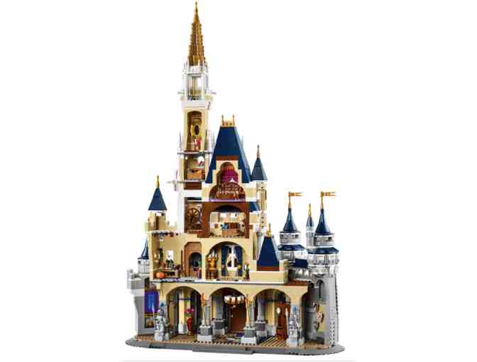 Ms. Petlik's Class - Disney Lego Castle
