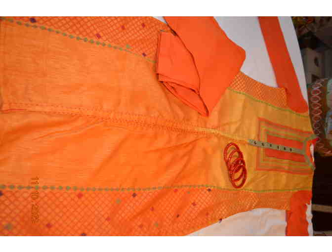 Girls - Orange and Yellow Kurta w/ Orange leggings - Size 32