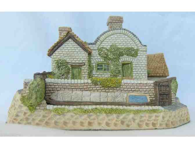 David Winter's Midland's Collection 'The Lock Keepers Cottage'