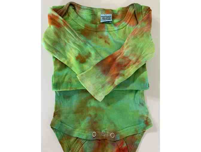 Tie Dye Bonanza! Wearables for Your Family + Sweet Treats Too