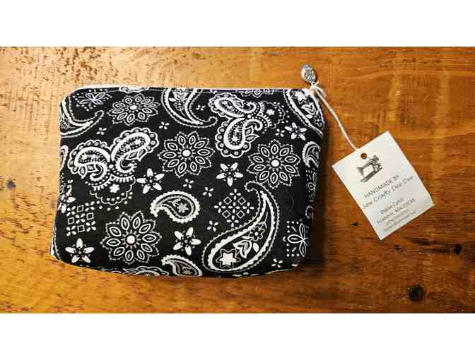 Black and White Paisley Cosmetics Case - 8'x6' - New with Tag