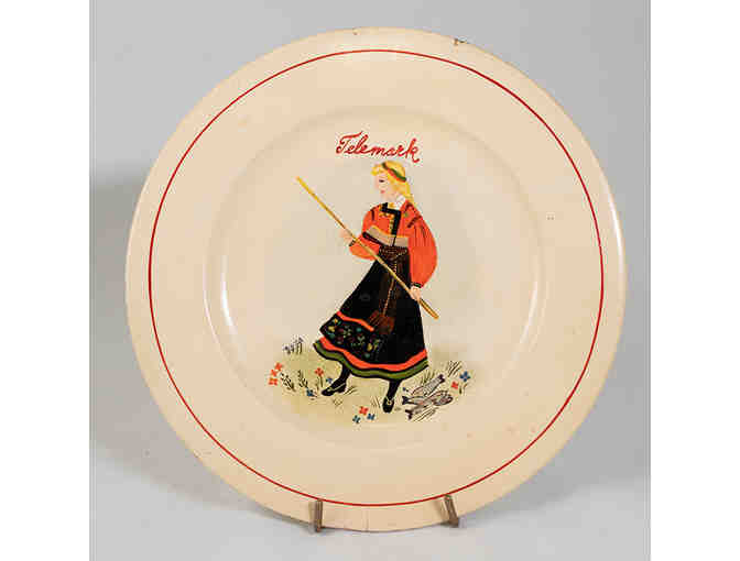 Plate by Ethel Kvalheim