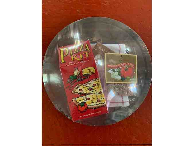 JK Adams Walnut Serving Board with Pizza Gift Set