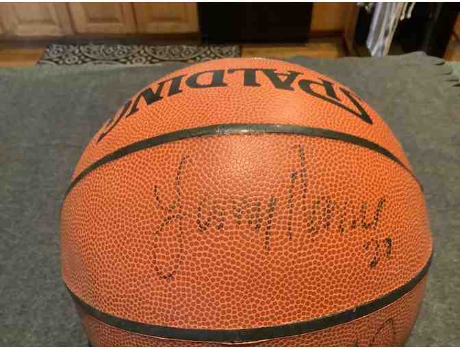 AUTOGRAPHED NBA Basketball - Photo 1