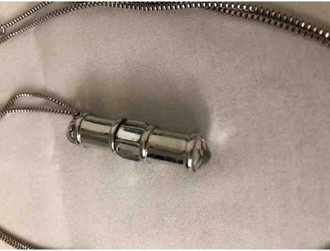Unique Pendant with 33' Chain Silver tone