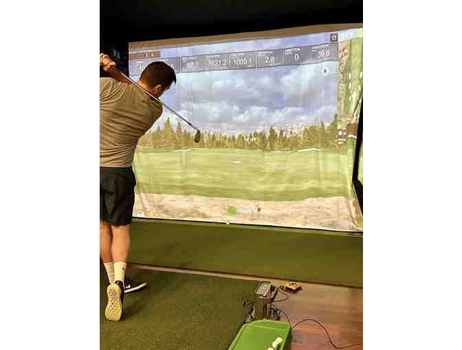 One-Month Unlimited Golf Membership at the Oak Park Virtual Golf Club - Photo 1