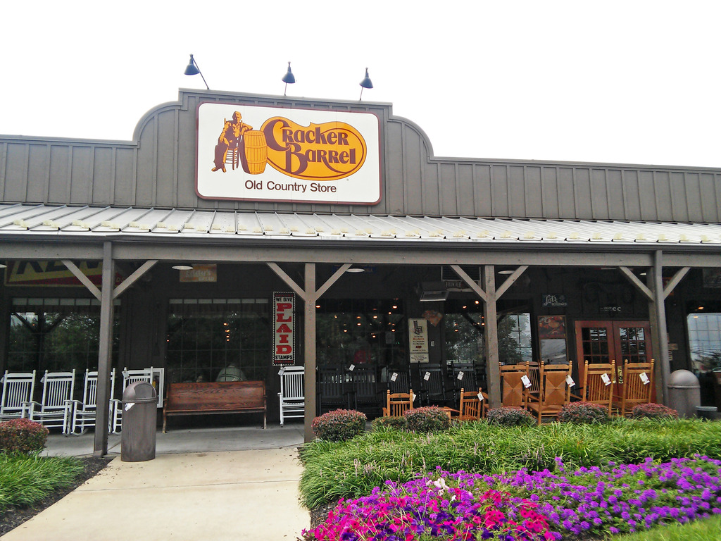 cracker barrel restaurant near me