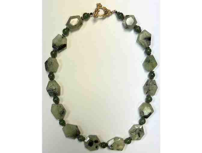 Choker with Green Stones and Jade Orbs-Lot 72 - Photo 2