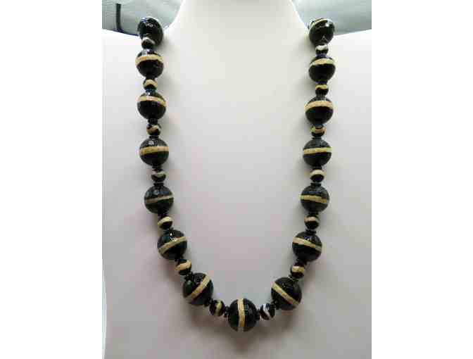 Necklace with Black and White Glass Beads-Lot 100 - Photo 1