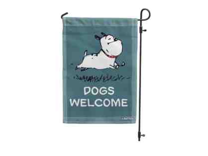 MUTTS Dogs Welcome Garden Flag