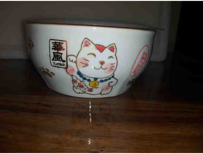 Japanese Maneki Neko Lucky Cat porcelain bowl.