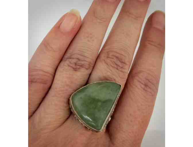 Vintage silver green semi-precious stone ring