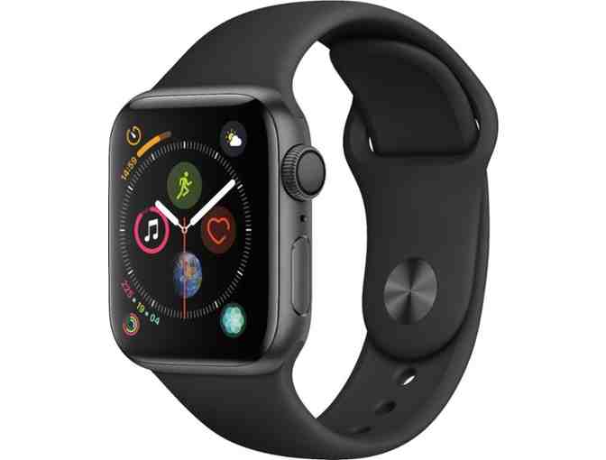 Apple Watch Series 4 in Space Gray/Black Sports Band with GPS