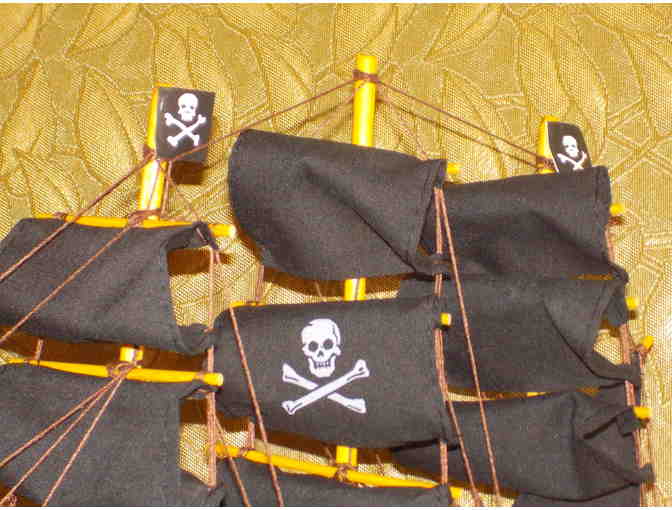 Pirate Ship - Sailor & Hook