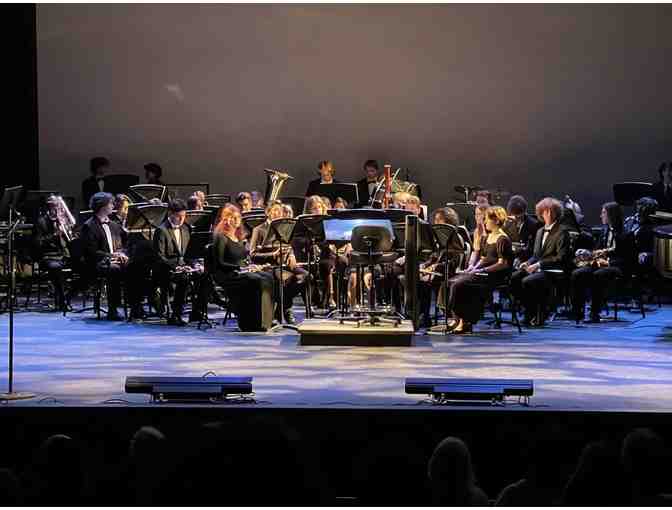 Direct the Last Song at Tonight's Concert! - Photo 1