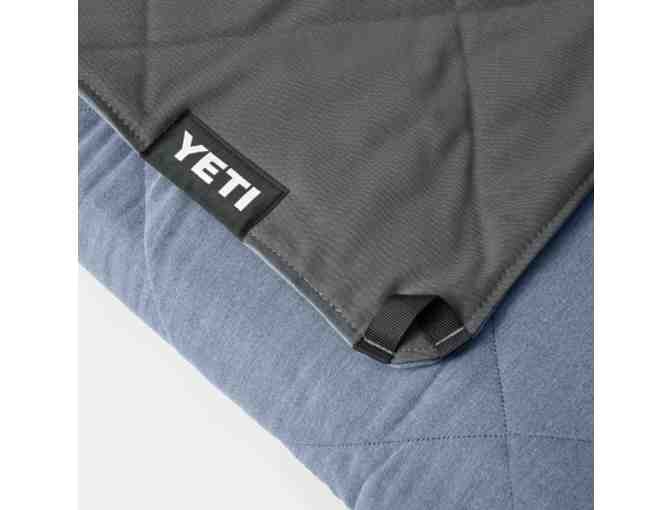 YETI Lowlands Blanket in Smoke Blue