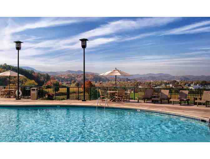 One Week Stay in 2 BR Deluxe Unit at Club Wyndham Smoky Mountains Resort, Sevierville, TN