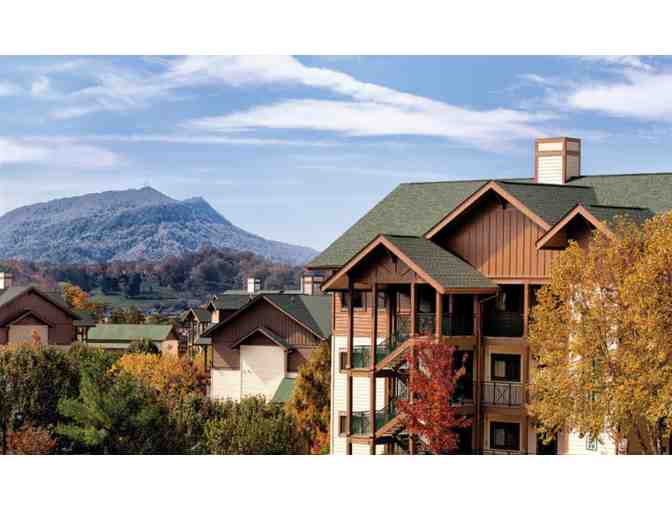 One Week Stay in 2 BR Deluxe Unit at Club Wyndham Smoky Mountains Resort, Sevierville, TN