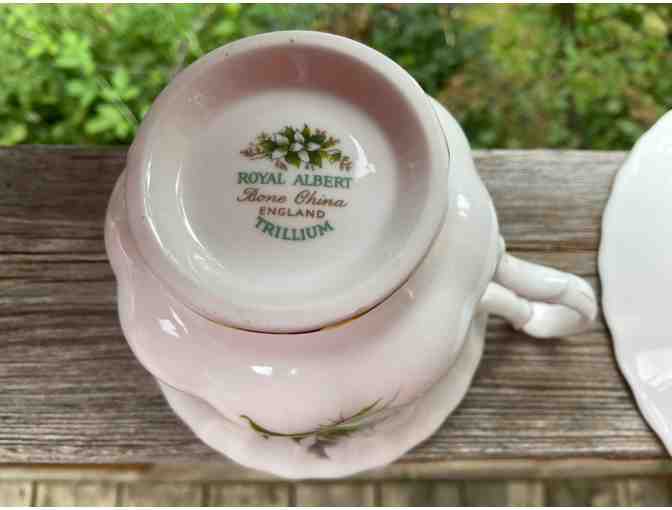 Royal Albert - Trillium - Dishes