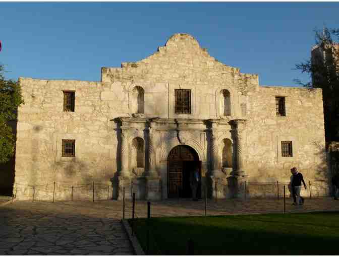 3 Nights in San Antonio + River Cruise