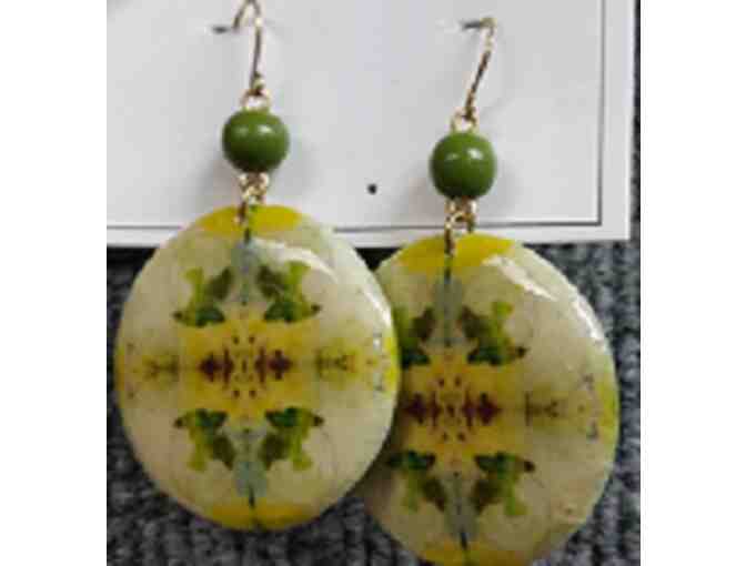 Beautiful Green & Gold Tones Necklace & Earrings Set