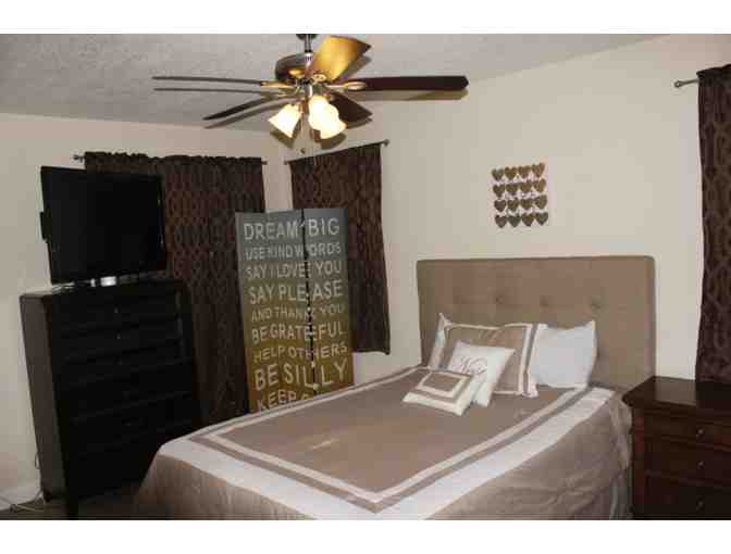 Enjoy 30 Days Luxury Daytona 3 bed Beach House + $100 Food Credit