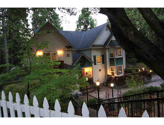 Enjoy 4 nights BnB McCaffrey House Bed & Breakfast Inn near Yosemite 4.7 Star - Photo 6