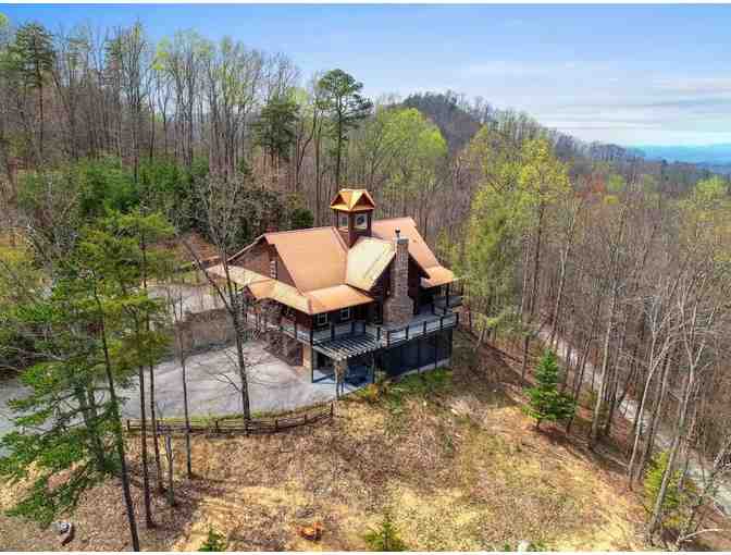 Enjoy 4 nights LUXURY 6 bed Cabin Sevierville, Tennessee - Photo 2