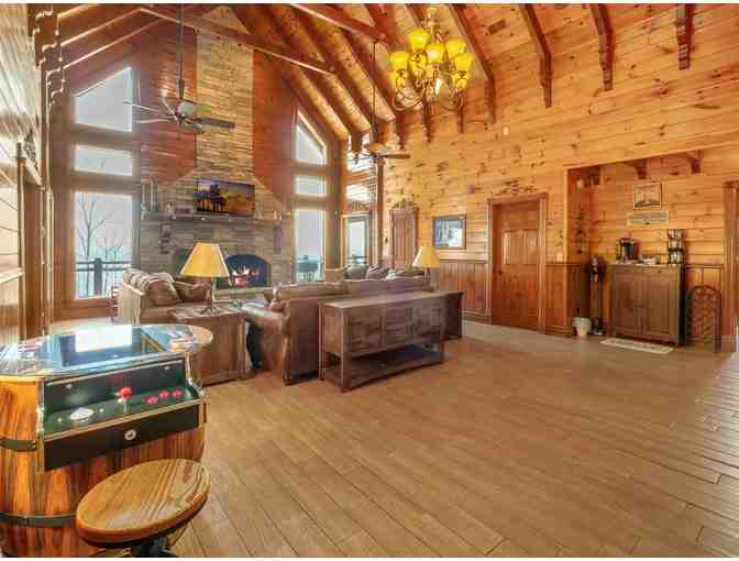 Enjoy 4 nights LUXURY 6 bed Cabin Sevierville, Tennessee - Photo 8