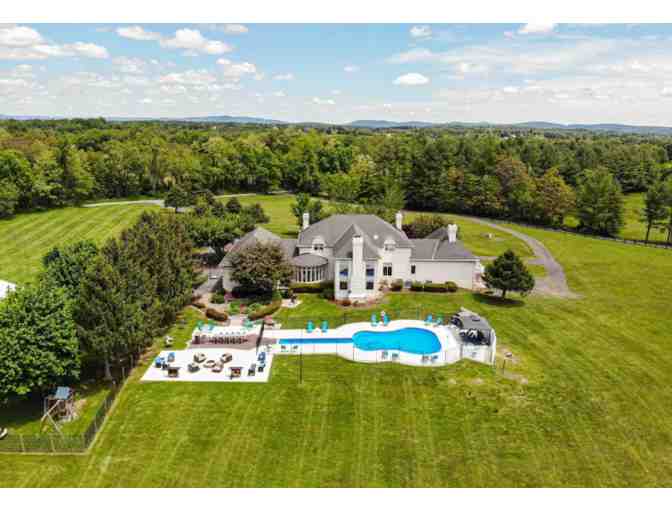 Enjoy 5 nights luxury 11,000 SQ FT Villa w/ Gutiar Pool Purcellville, Virginia