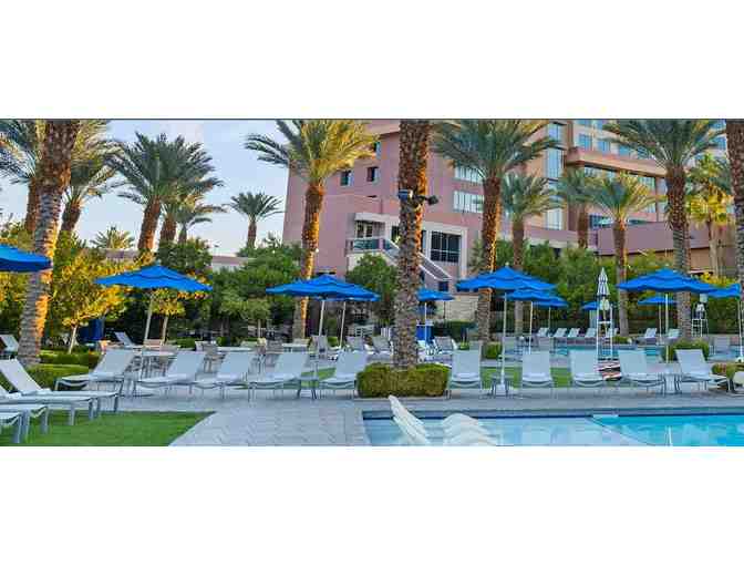3 nights Luxury Las Vegas 2 bed suite + 2 rounds of golf
