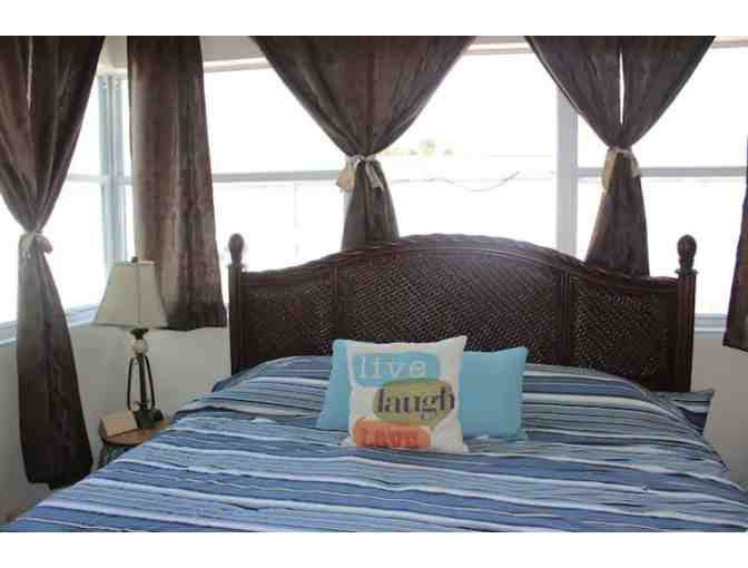 4 Night Stay in a 3 Bedroom House with Rounds of Golf in FL