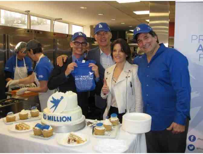 4-Night Stay & Volunteer with Project Angel Food in LA