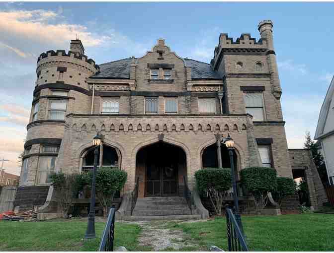 Enjoy 2 night getaway at Castle Inn, Central Ohio's most unique romantic getaway! 4 star! - Photo 1