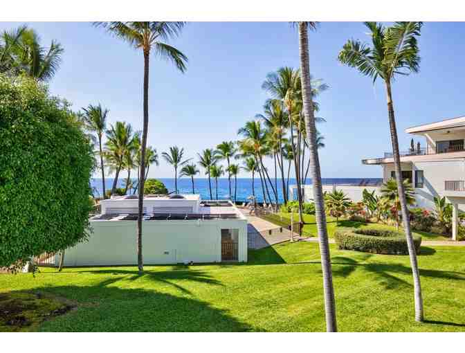 4 nights luxury Kona, Hawaii Golf Getaway for 2
