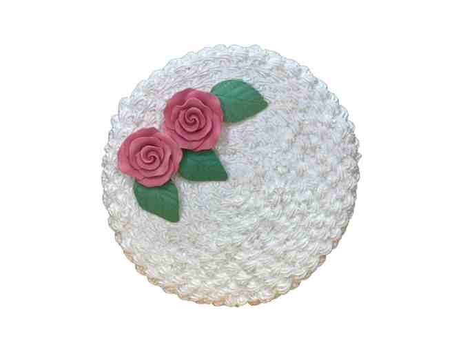 Amy Sedaris White Dummy Cake With Pink Flowers