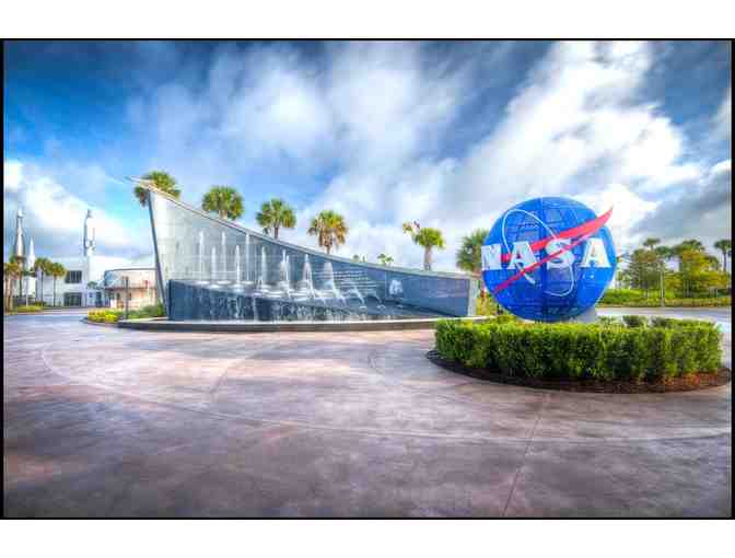 Bus Tour, Meet an Astronaut, 2-Day Visitor Complex Admission, 3-Night Stay for 2