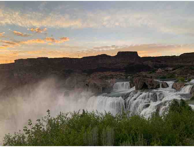 Two Picturesque Nights in Twin Falls