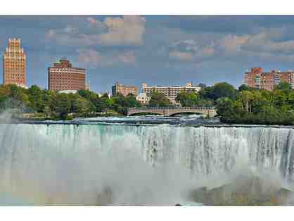 3 Nights in Niagara Falls with Tour!