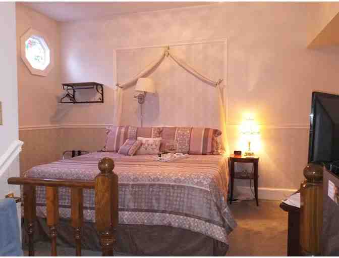 Romantic Getaway to the Candlelite Inn B&B