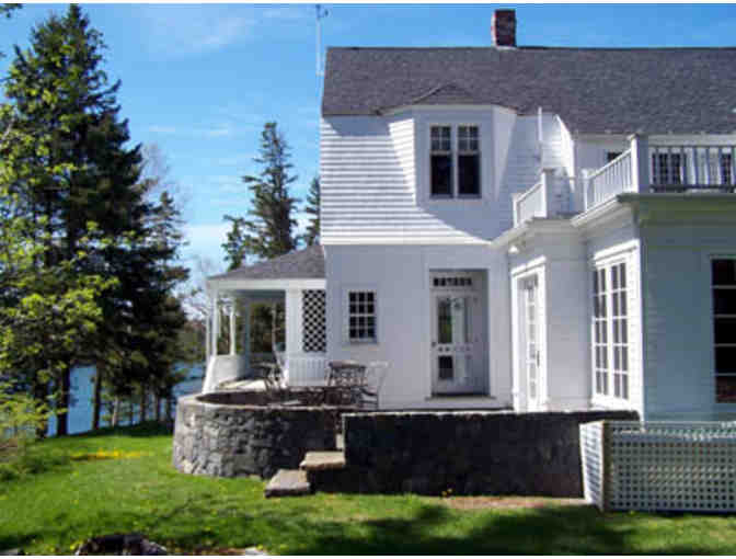 Lobsters, Salt Air and a Relaxing Porch in Boothbay Harbor - Pure Heaven