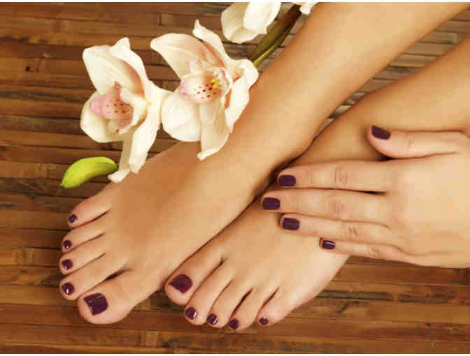 Main Attraction Nails and Spa: Manicure and Spa Pedicure