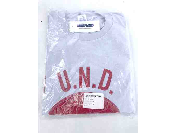 UNDEFEATED U.N.D ALL STARS Short Sleeve T, Light Grey, Size Large