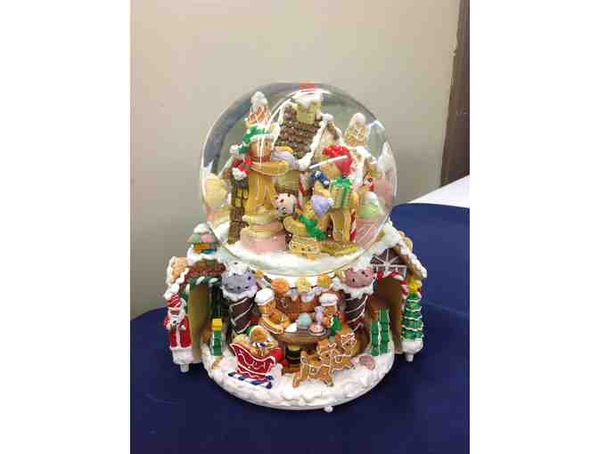 Gingerbread snow globe