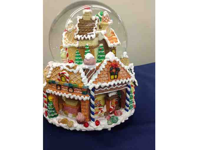 Gingerbread snow globe